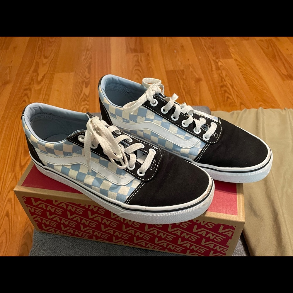 Size 8.5 women’s vans